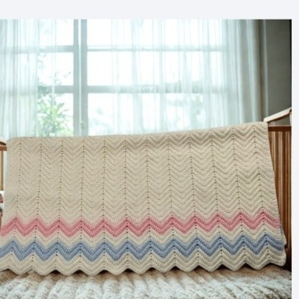 Handmade Crochet‎ Baby Blanket Chevron Ripple Cream Pink Blue Pastel Nursery
